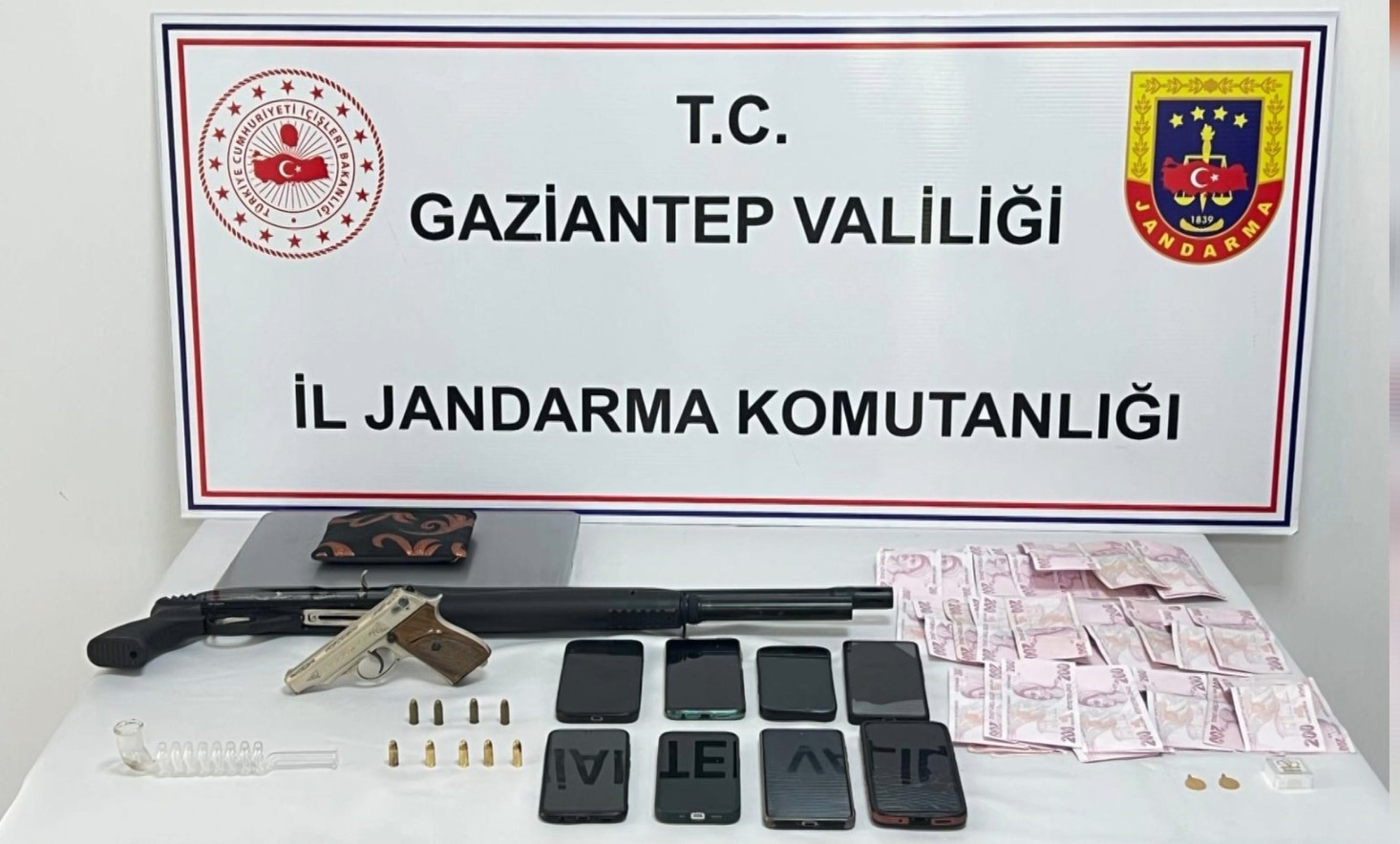 Gaziantep’te göçmen kaçakçılığı organizatörlerine şafak operasyonu: 7 şahıs tutuklandı