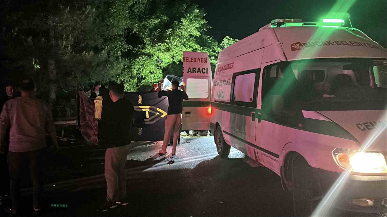 Burdur’da 4 kişinin öldüğü kazada cenazeler teslim edildi