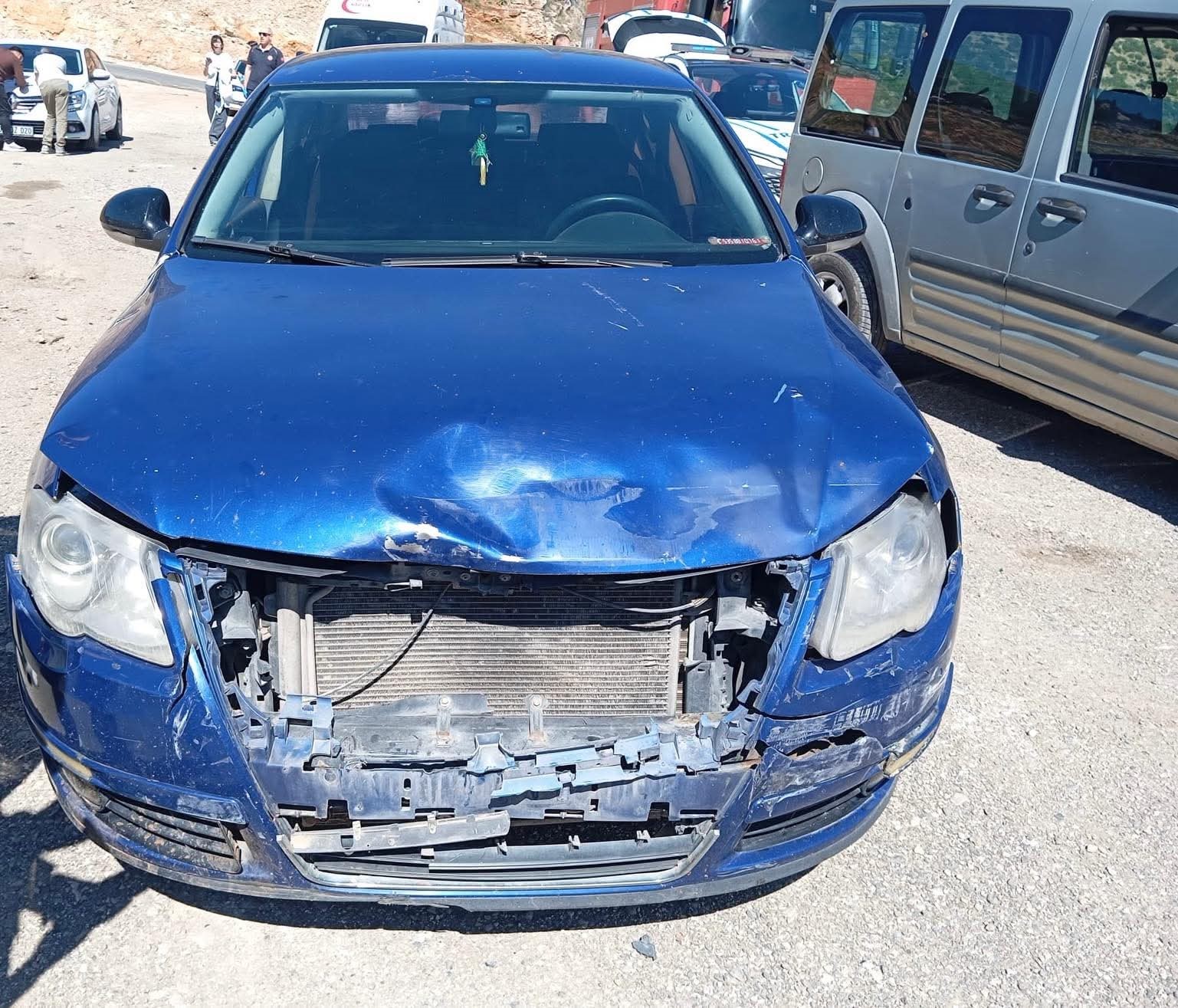 Hatay’da iki otomobilin karıştığı kazada 1 kişi yaralandı
