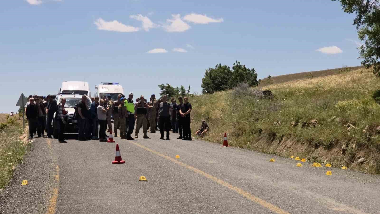 Ağabey, arazi nedeniyle kardeşinin olduğu aracı taradı: 1 ölü, 1 ağır yaralı
