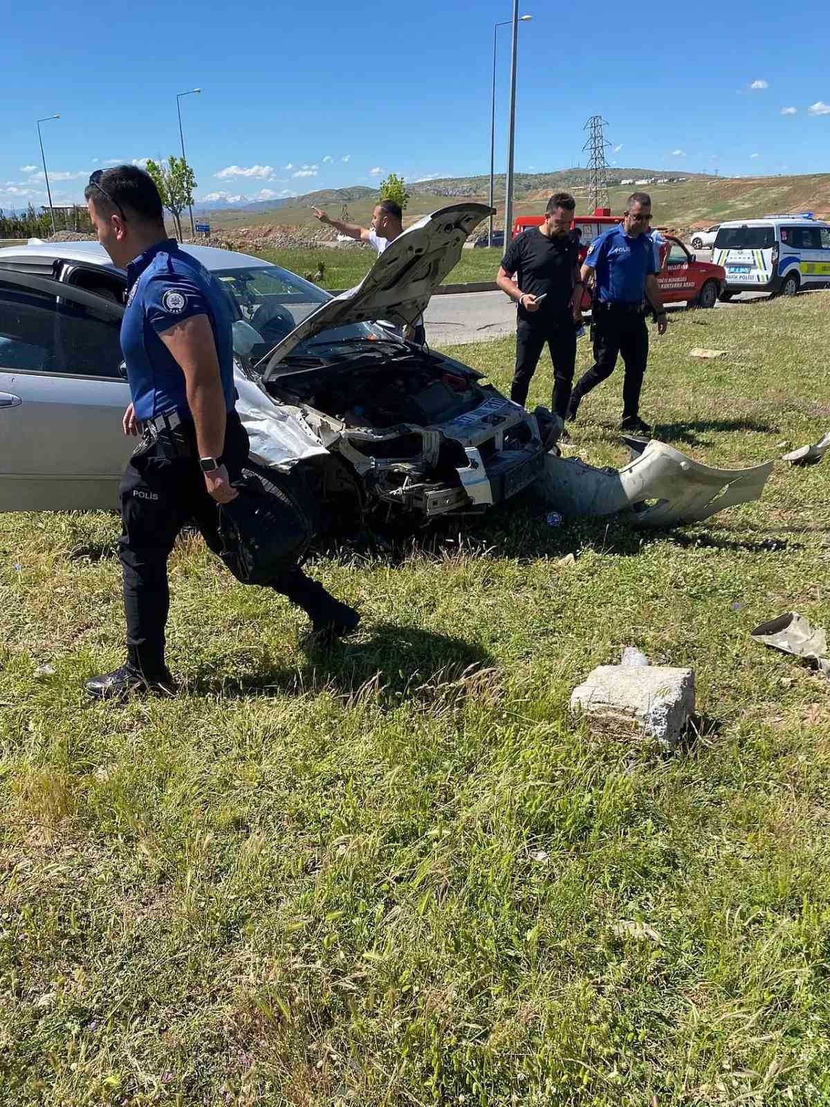 Siirt’te iki otomobil çarpıştı: 6 yaralı