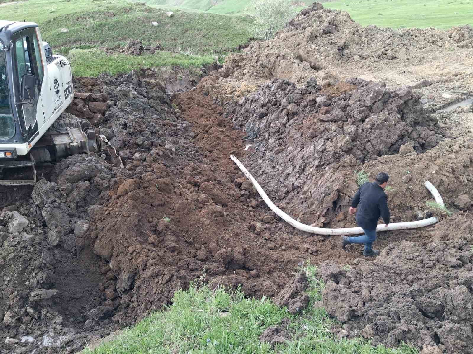 Iğdır’da yayla ve köy yollarında çalışmalar sürüyor
