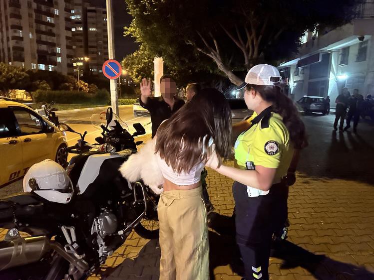 Polisi ezmeye çalıştığı iddia edilen yabancı uyruklu sürücü tutuklandı