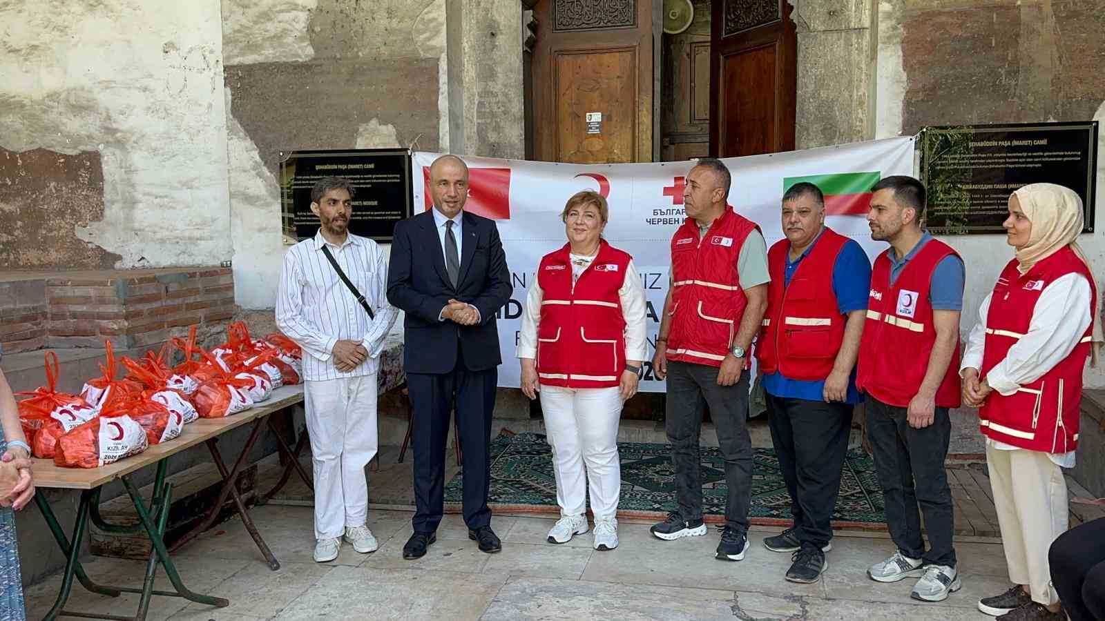 Kütahyalı Kızılay Yöneticisi Tozaraydın, Bulgaristan’da kurban payı dağıttı