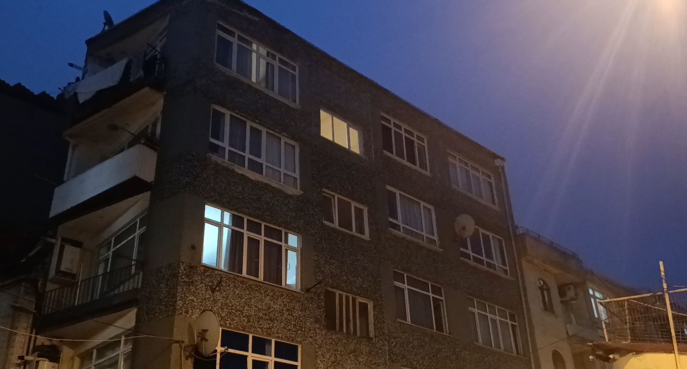 Fatih’te Türkmenistanlı kadın 5’inci kattan düşerek hayatını kaybetti