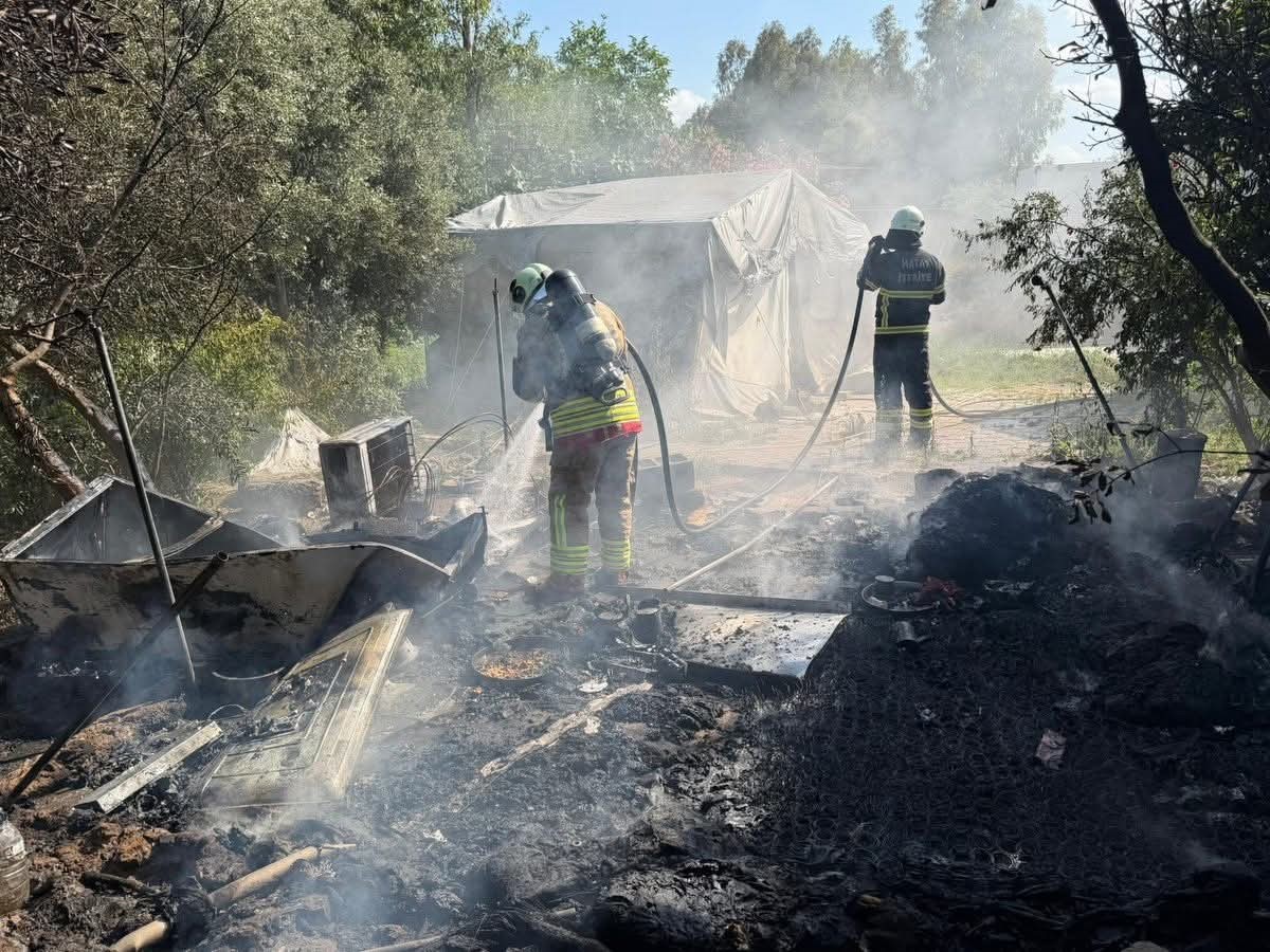 Hatay’da bahçe ve çadır yangını