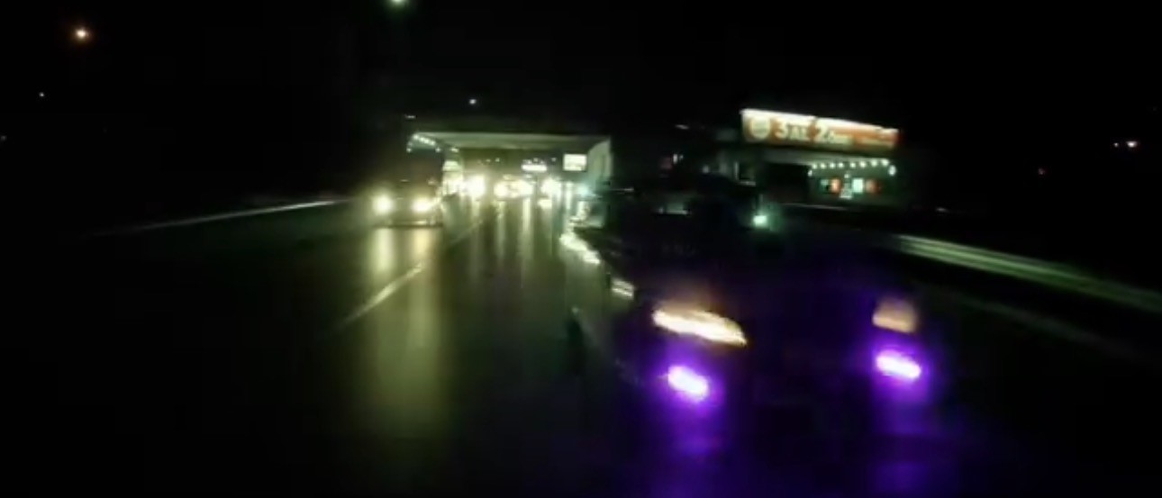 Makas atan sürücü tehlikeli anlara neden oldu