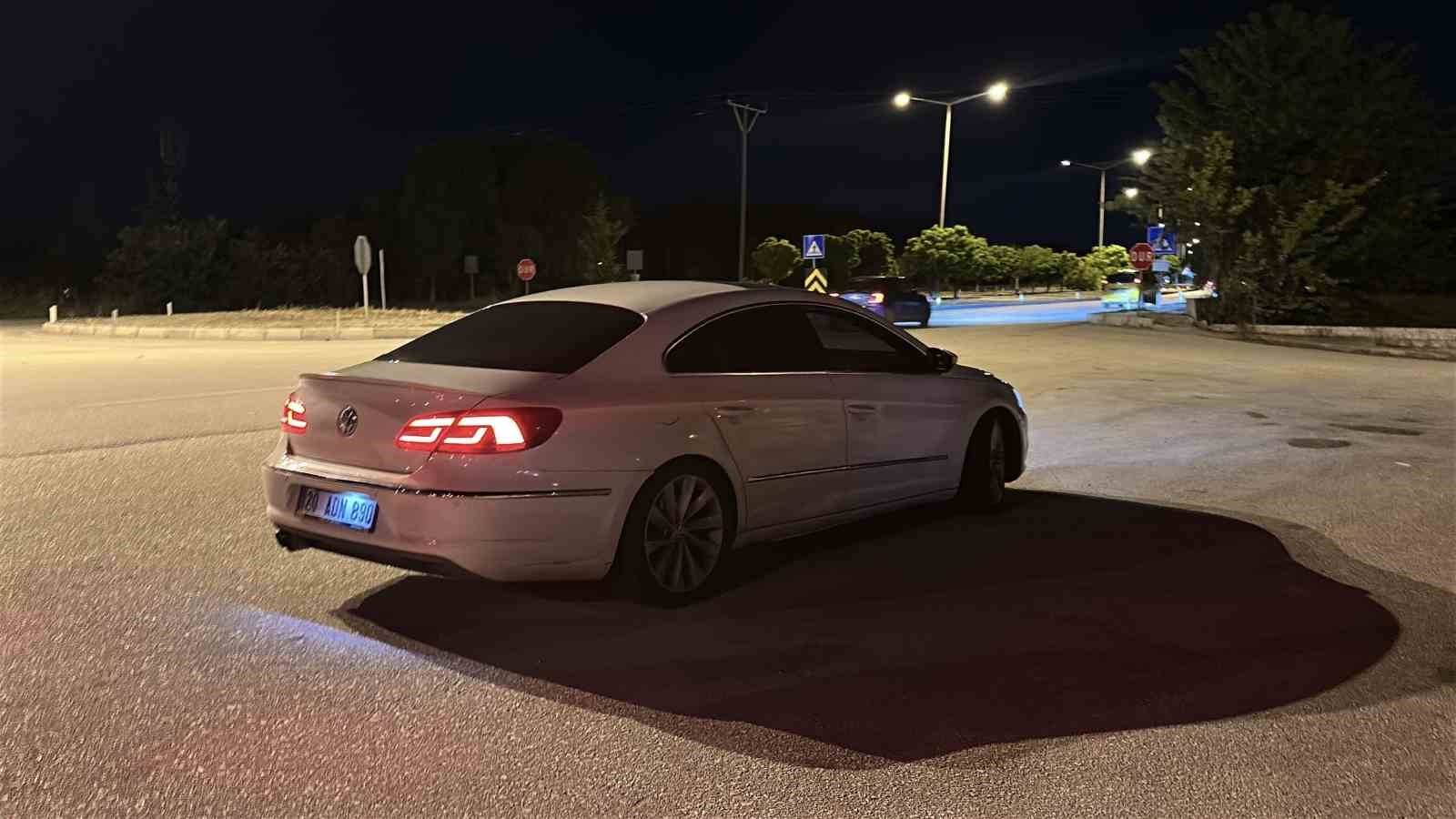 "Alkoll&uuml; değilim ama ş&uuml;pheliyim" dedi, alkoll&uuml; &ccedil;ıktı
