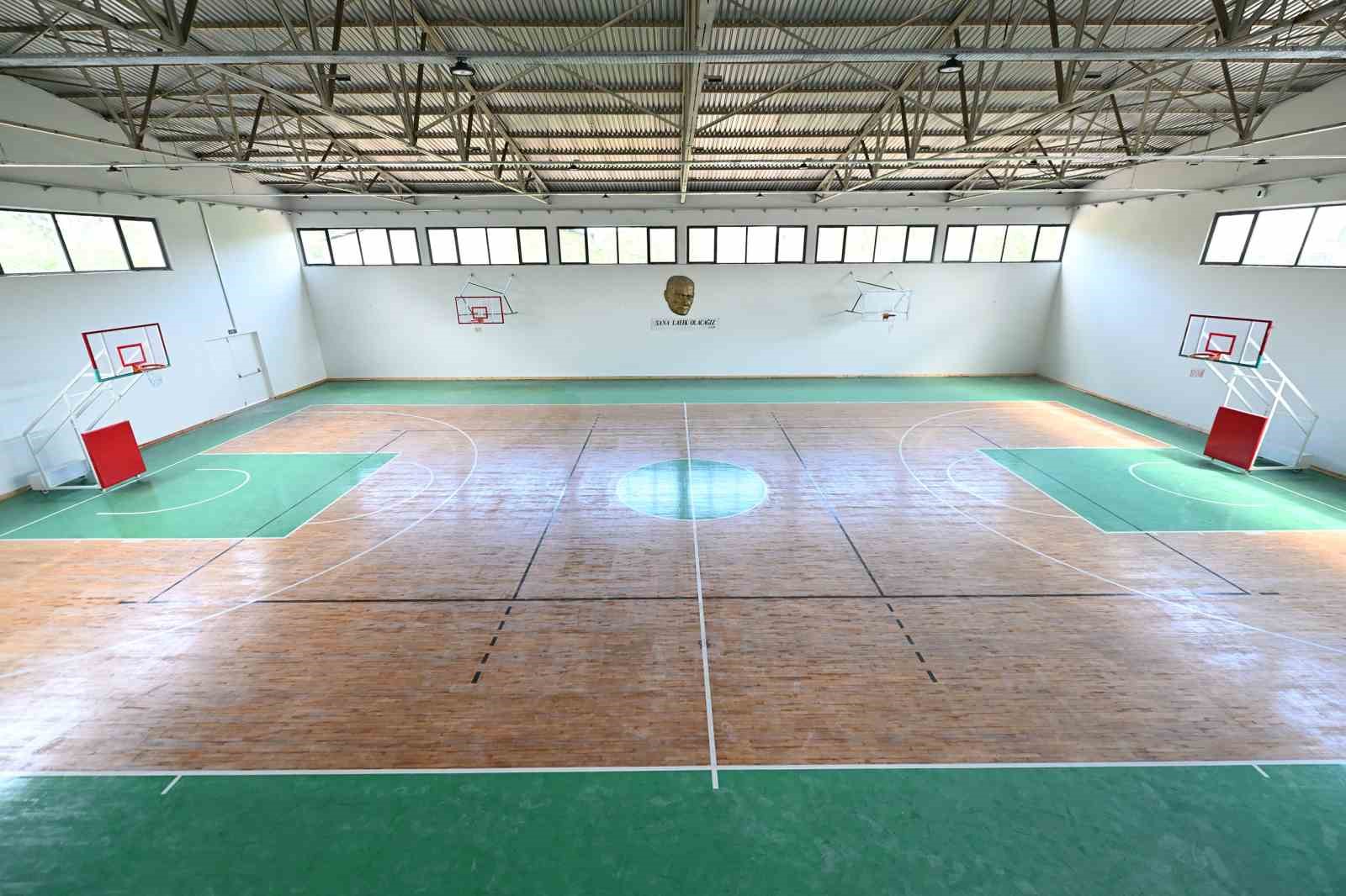 Tarsus’ta yenilenen spor salonunda sona gelindi