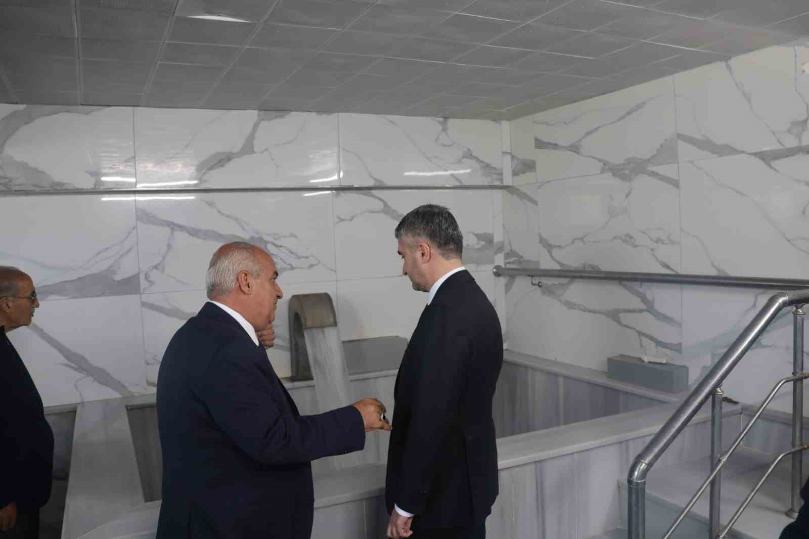 Bakan Yardımcısı Tarıkdaroğlu Aziziye’de incelemelerde bulundu