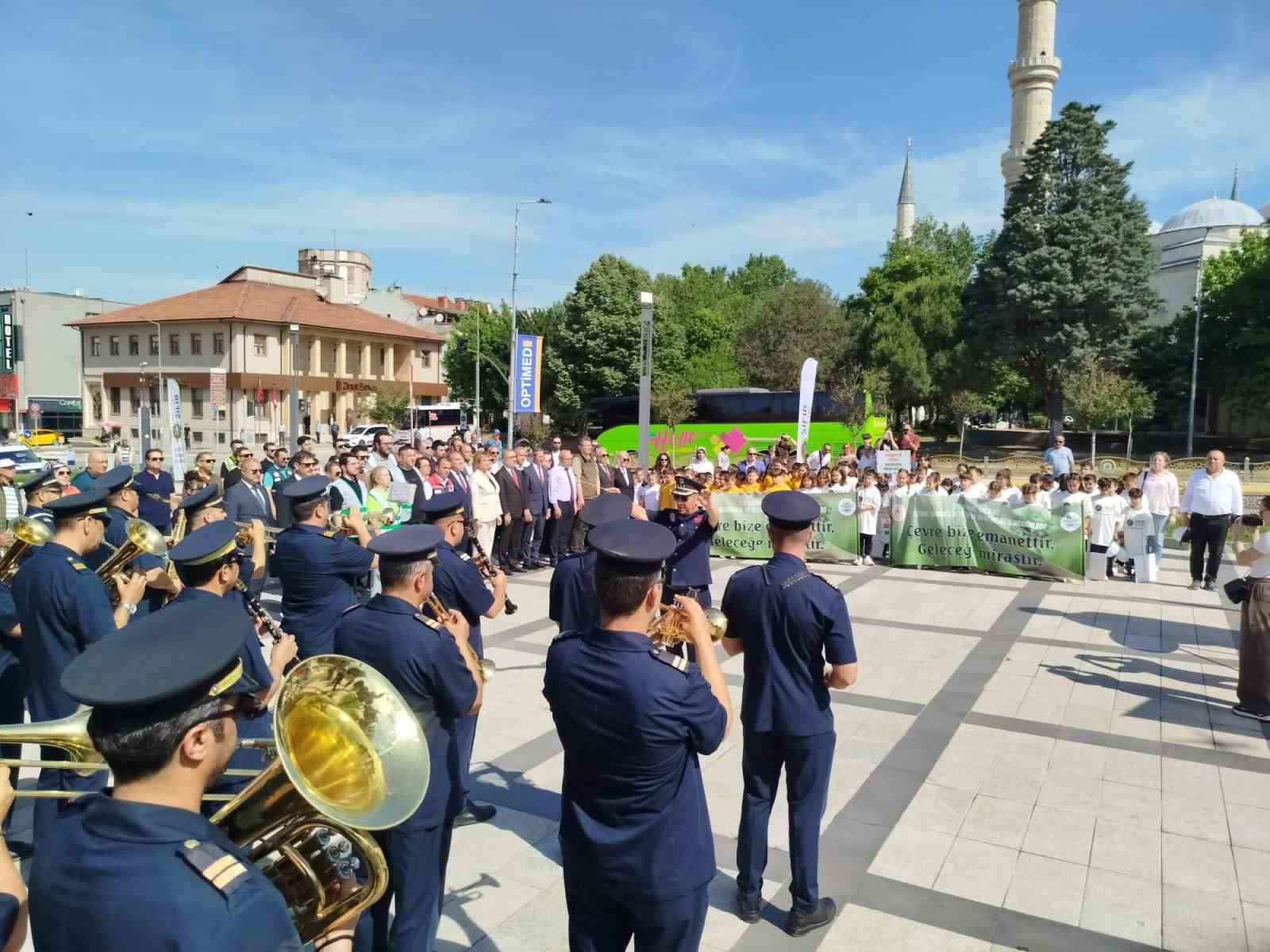Edirne’de Türkiye Çevre Haftası kutlamaları renkli görüntülerle başladı
