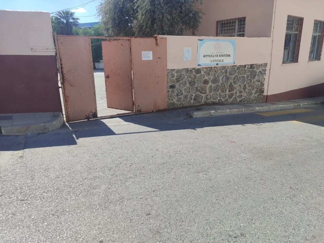 Germencik zabıtasının okul nöbeti sürüyor