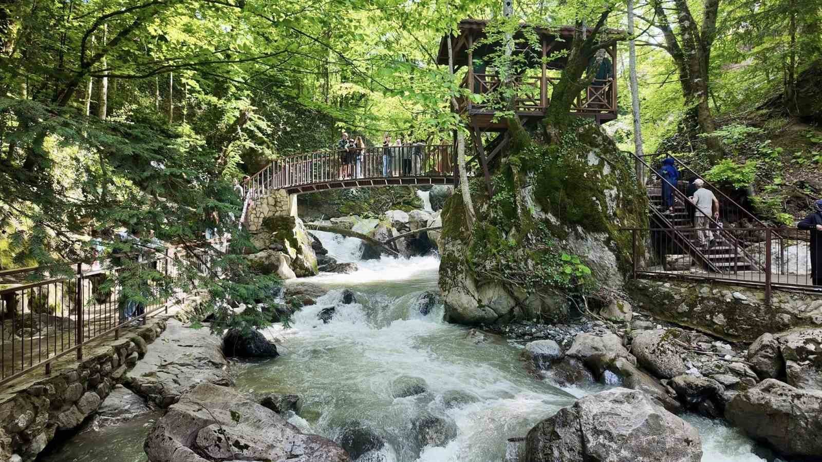 Bayram tatilinin rotası Düzce oldu