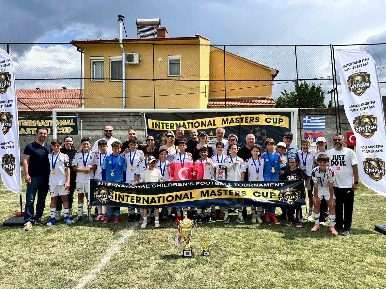 Beşiktaş altyapısında oynayan Bilecikli genç kaleci Doruk, turnuvayı gol yemeden bitirdi