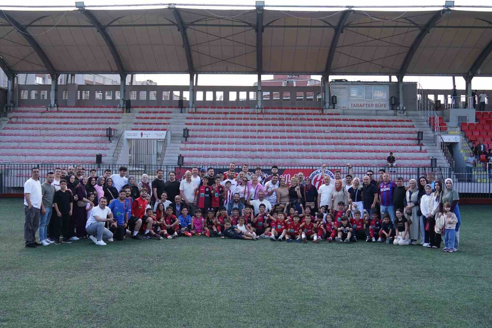 İstanbul Kastamonuspor U13 takımı şampiyon oldu
