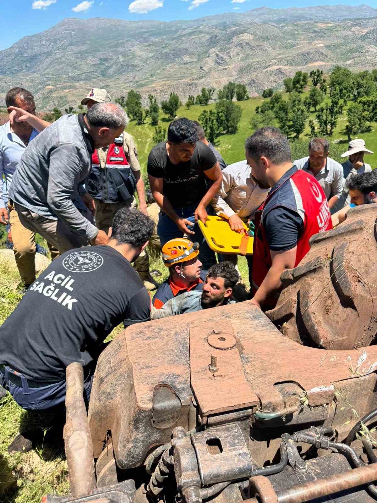 Siirt’te traktörün altında kalan sürücü ağır yaralandı