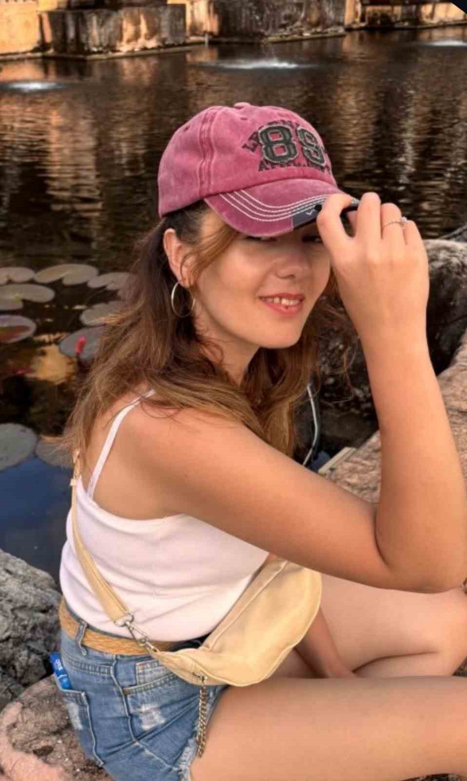 Evinde ölü olarak bulunan 7 aylık hamile hemşire için gözyaşları sel oldu