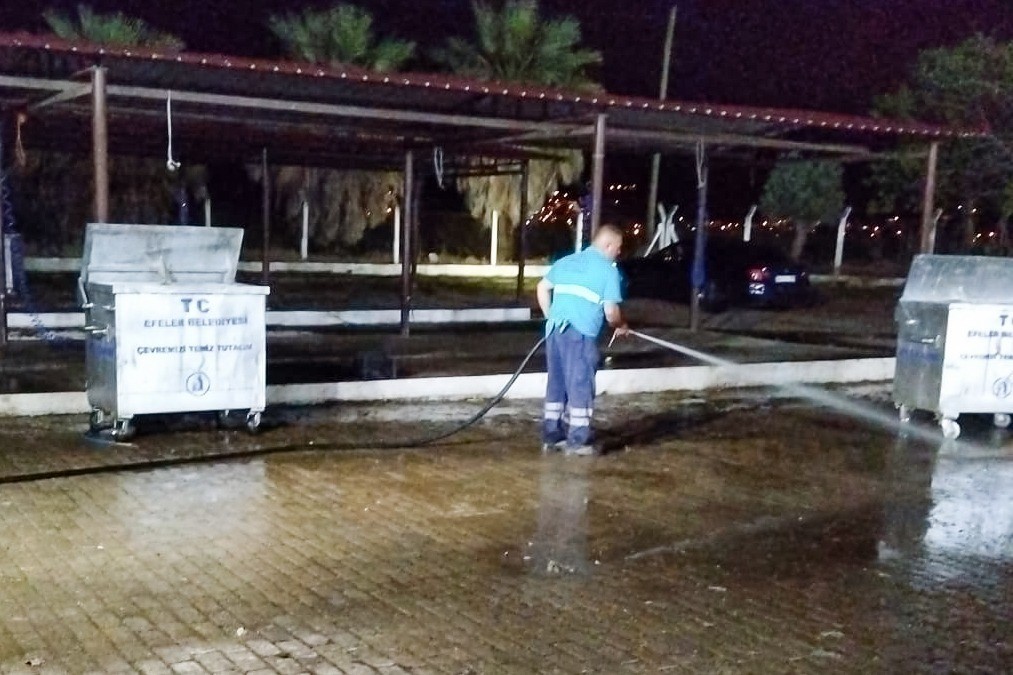 Efeler’de bayram sonrası kapsamlı temizlik seferberliği