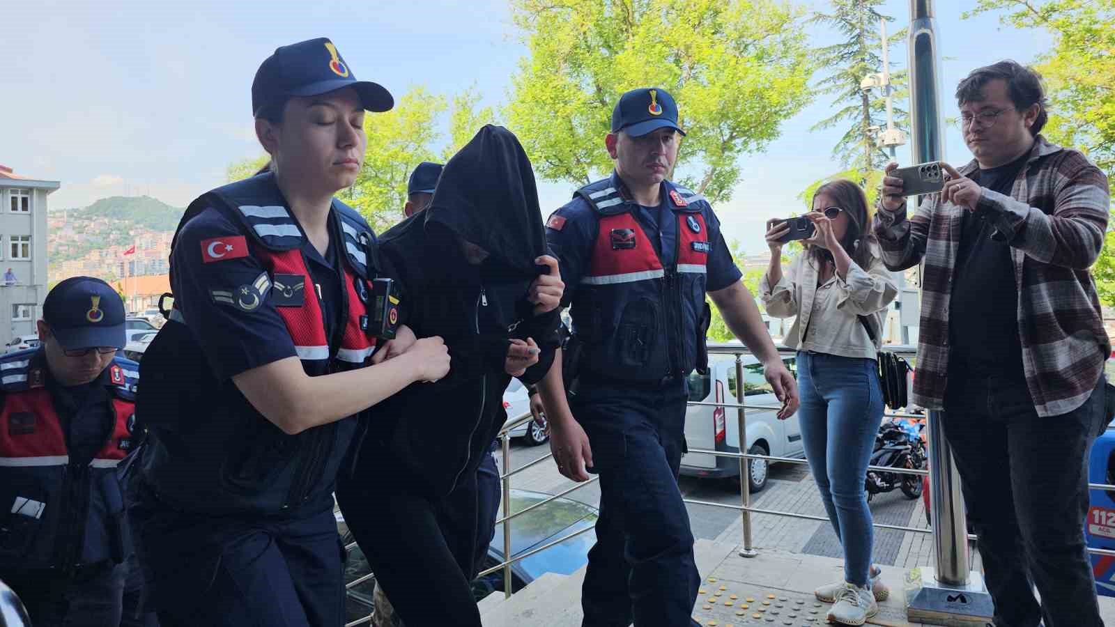 Sevgilisi için ’bıçaklandı’ ihbarında bulunan kadın tutuklandı