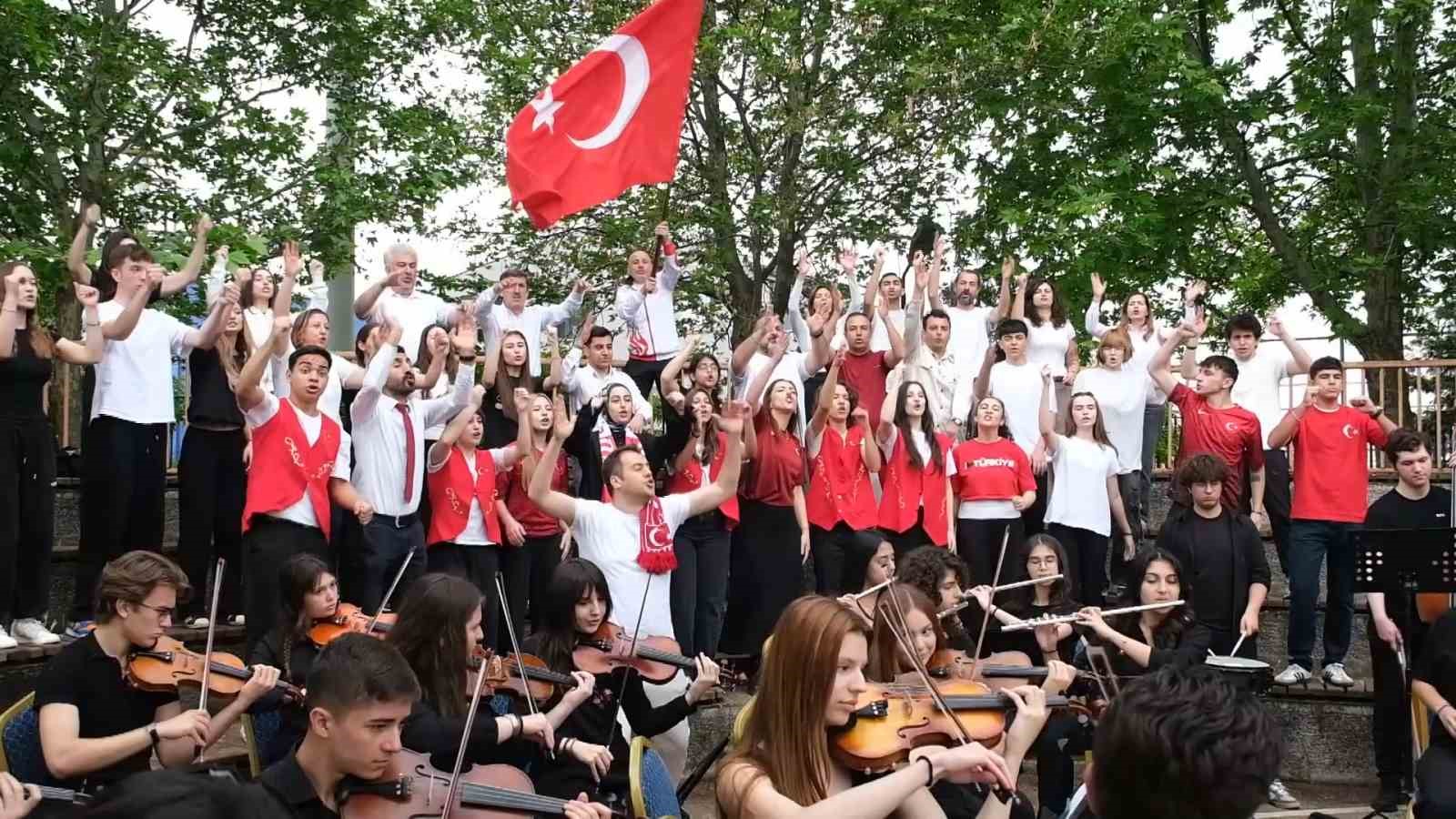 Bursa&rsquo;nın gen&ccedil; m&uuml;zisyenleri D&uuml;nya Kupası yolunda: "Bizim &Ccedil;ocuklar" finalde
