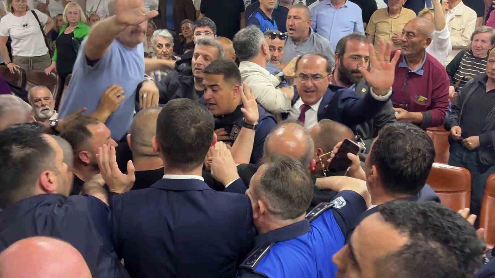 Ak&ccedil;akoca Belediyesi başkan vekili Alev &Uuml;nal oldu
