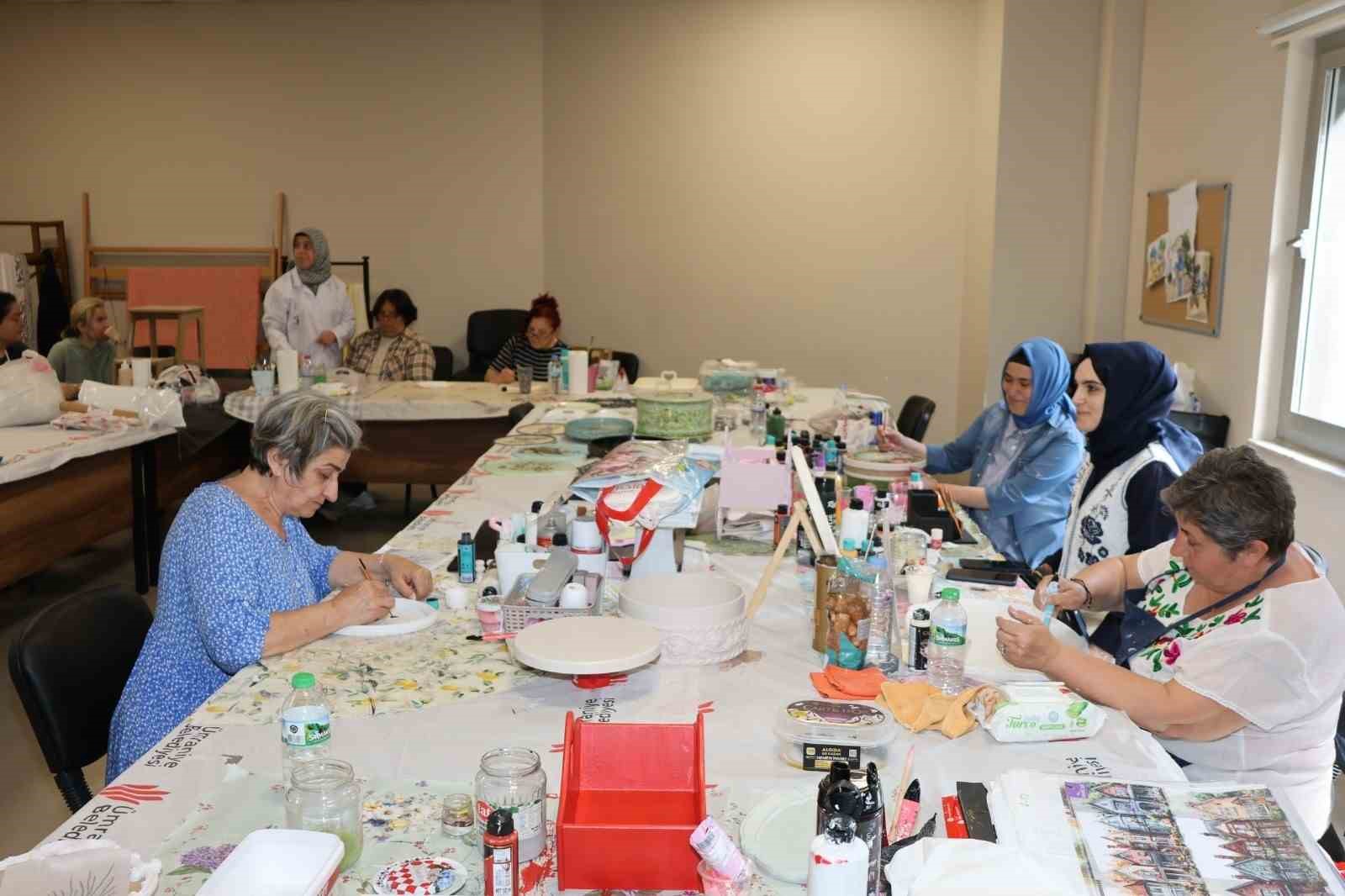 &Uuml;mraniye&rsquo;de geleneksel sanatlar ve el sanatlarına yoğun ilgi
