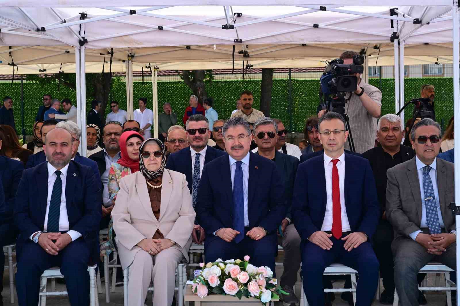 Cevat Ünügür İlkokulu, düzenlenen törenle açıldı