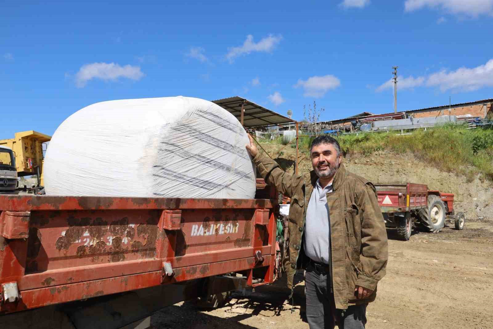 Bursa B&uuml;y&uuml;kşehir Belediyesi&rsquo;nden &uuml;reticiye kaba yem desteği
