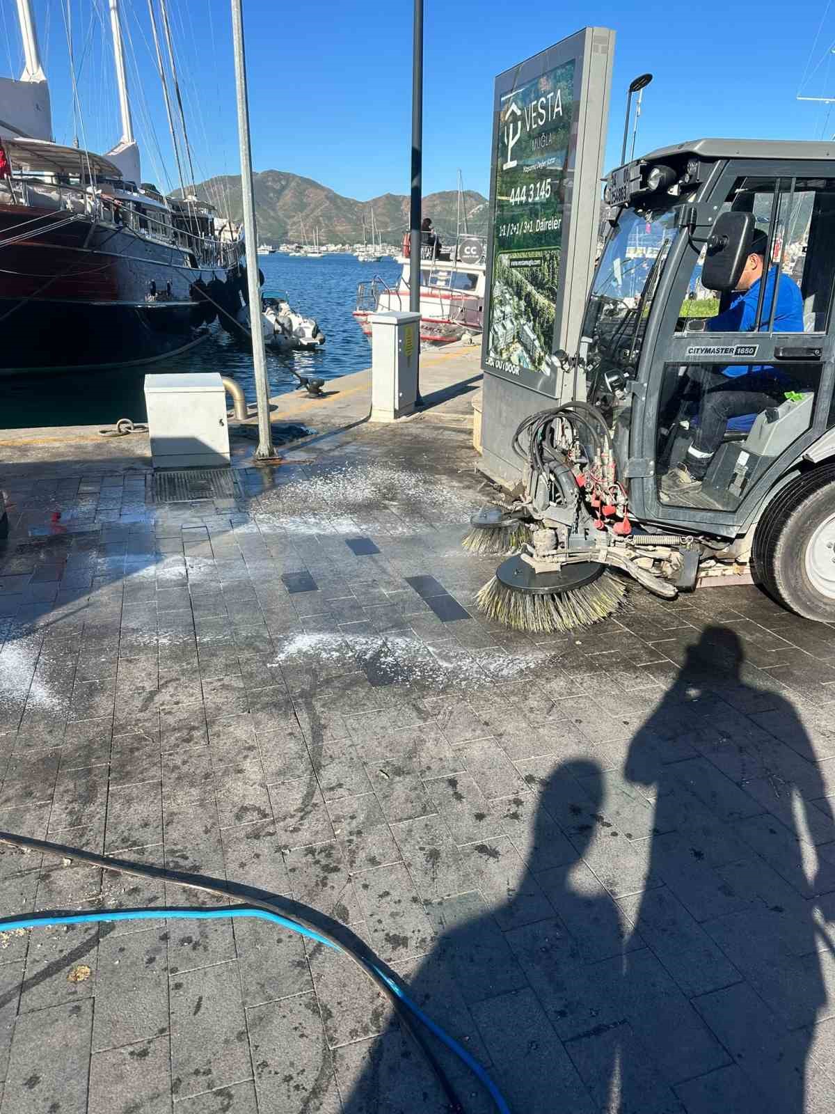 Marmaris’te 9 günde 3 bin 250 ton atık toplandı