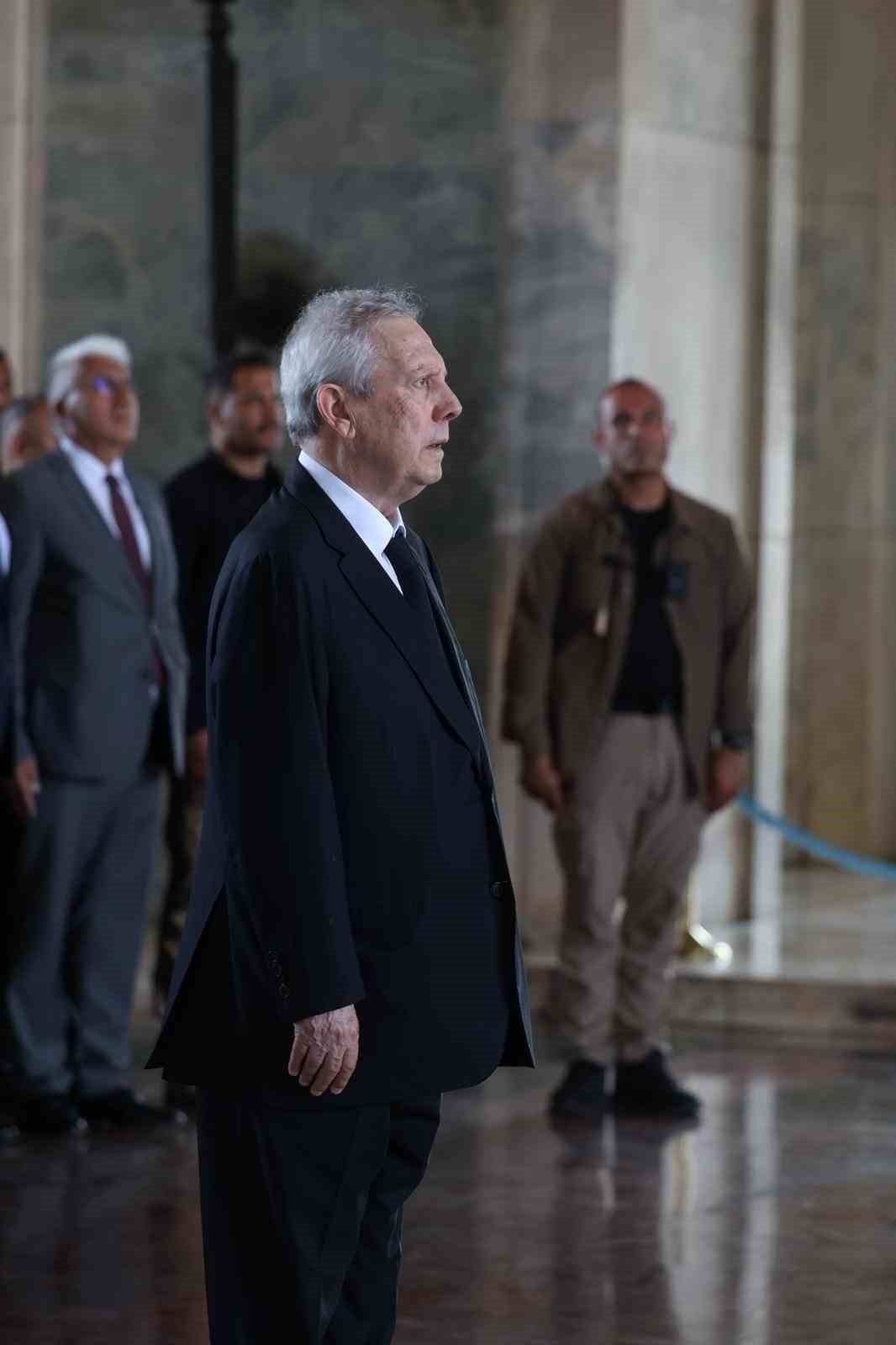 Aziz Yıldırım, Anıtkabir’i ziyaret etti
