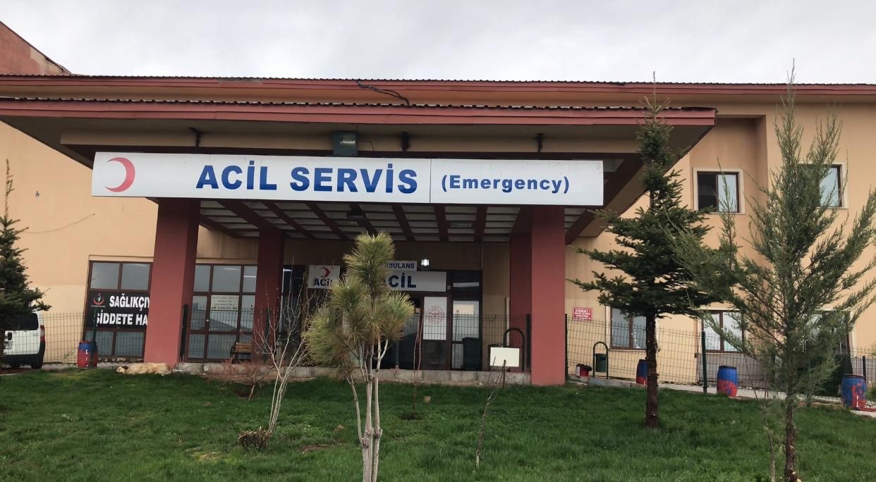 Ağrı&rsquo;da yardım istediği s&uuml;r&uuml;c&uuml;y&uuml; vurup, aracını gasp etti
