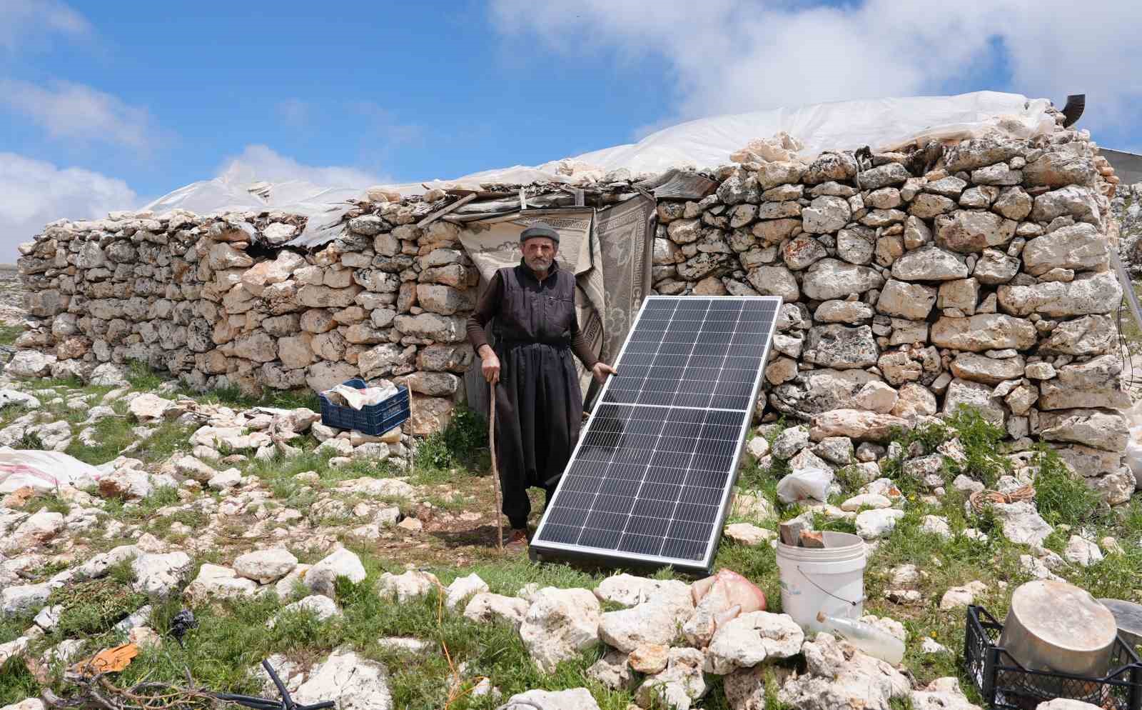 Torosların zirvesinde Y&ouml;r&uuml;kler, g&uuml;neş panelleriyle enerjiye kavuşuyor
