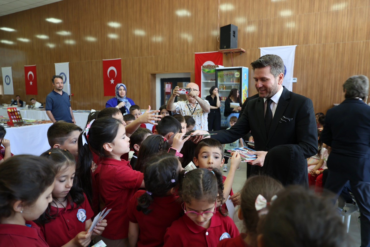 Tavas Kitap Fuarında 39 yazar ve şair okurlarıyla buluşuyor
