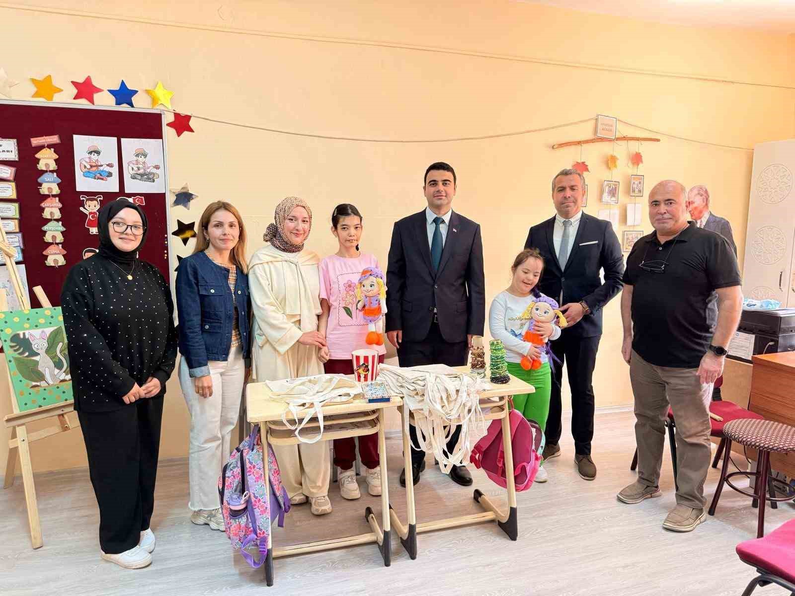 Kaymakam Kılıç, Cumhuriyet Ortaokulu’nu inceledi