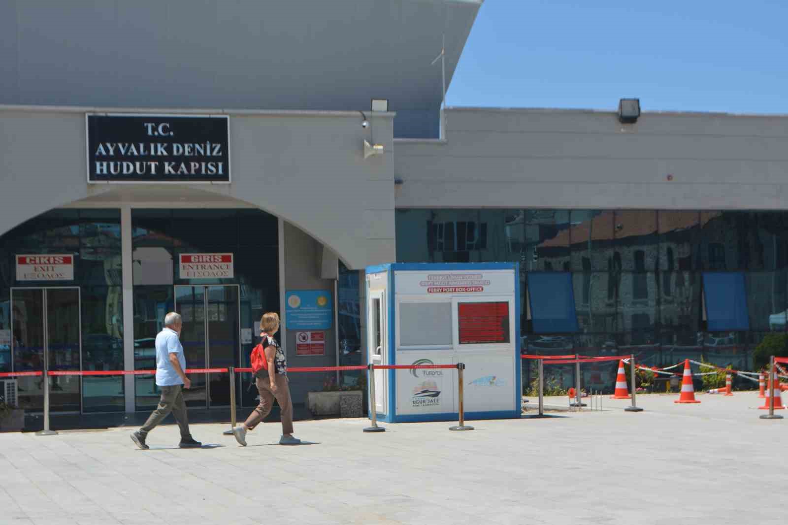 Kurban Bayramı, Ayvalık-Midilli hattında turizmcilerin y&uuml;z&uuml;n&uuml; g&uuml;ld&uuml;rd&uuml;

