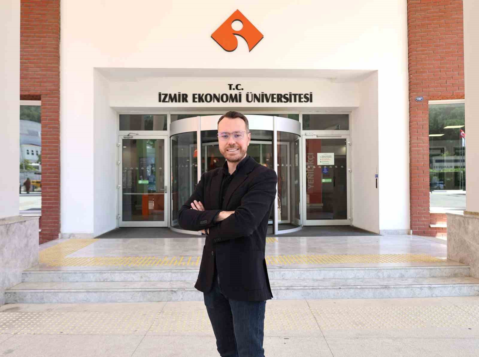 İzmir Ekonomi’li akademisyene prestijli ödül