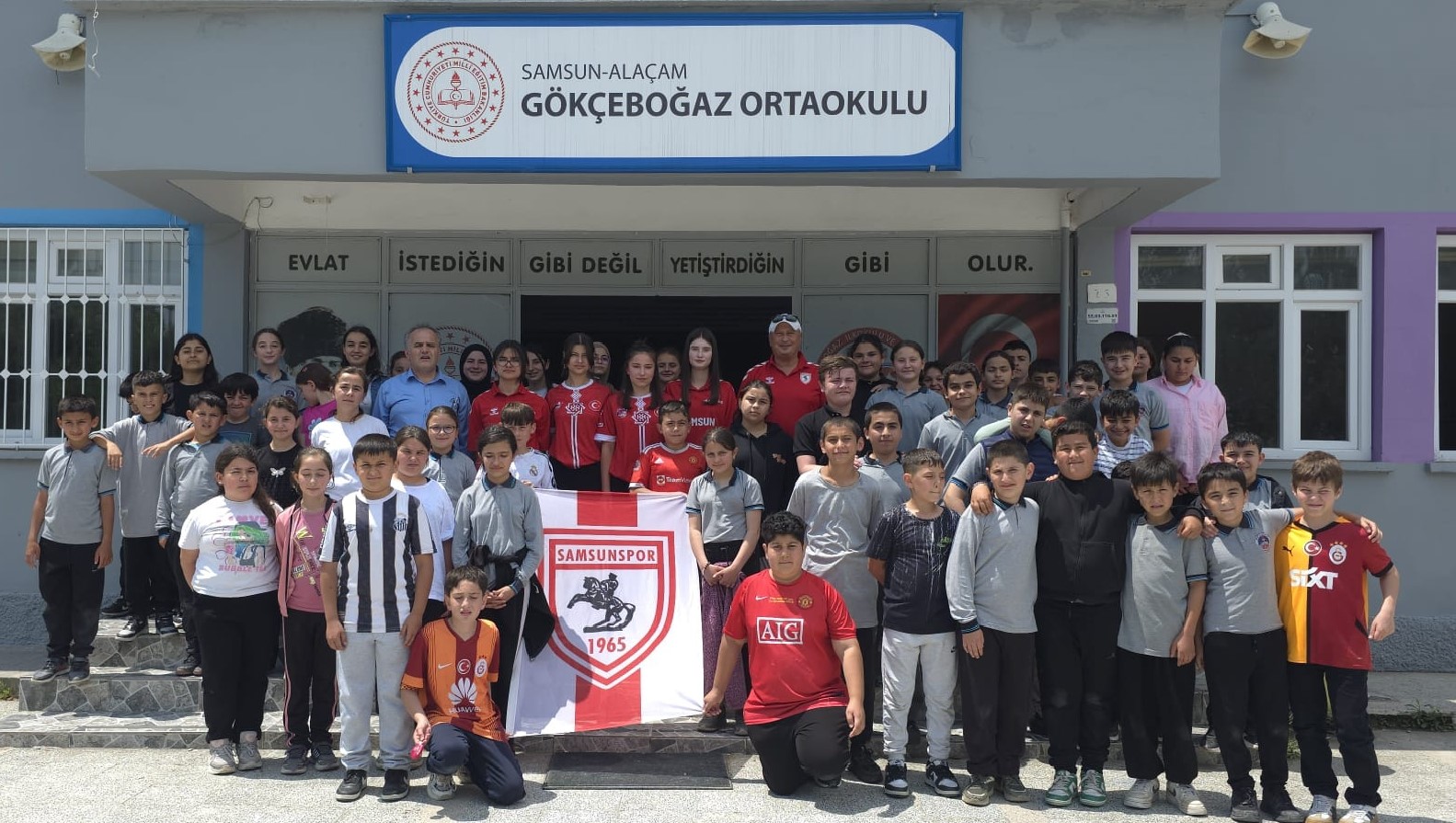 Milli sporcular köy okulunda bocceyi tanıttı