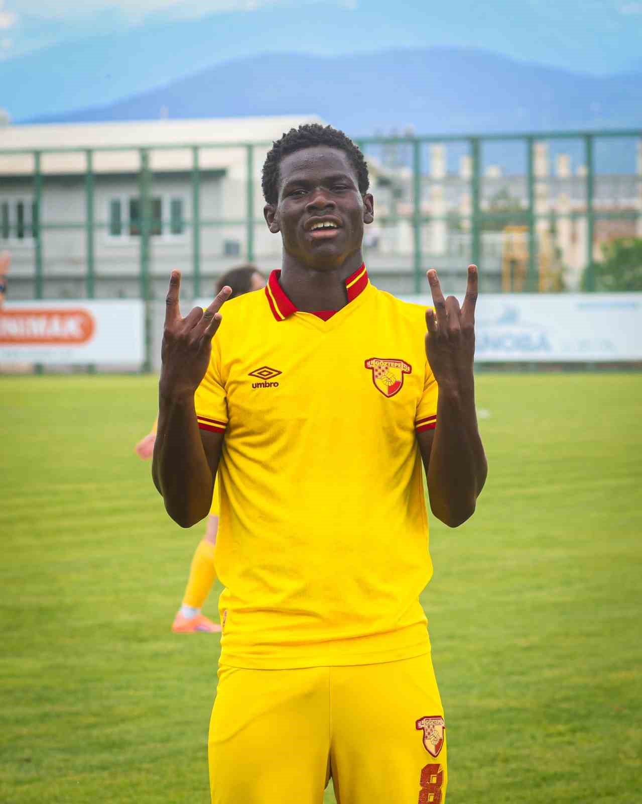G&ouml;ztepe&rsquo;nin gen&ccedil;leri dikkatleri &ccedil;ekti
