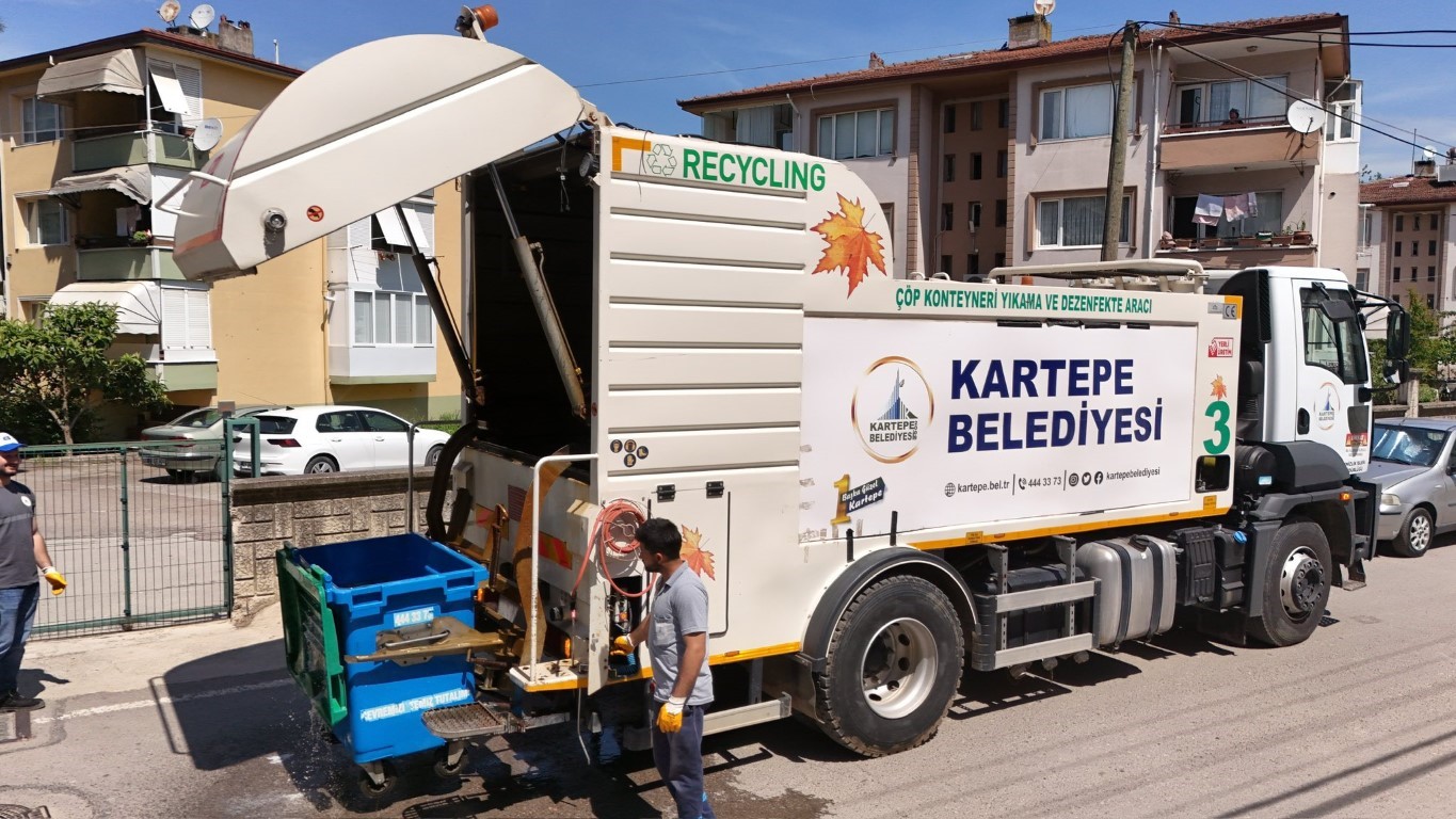 Kartepe&rsquo;de bayram sonrası temizlik mesaisi
