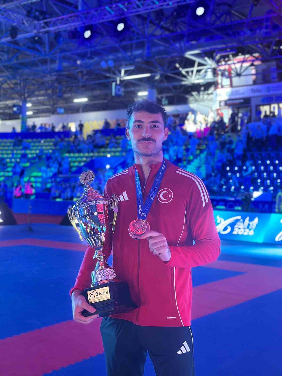 Karate şampiyonasında Avrupa ikinci oldu

