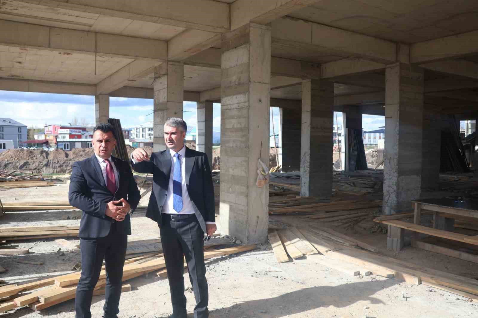 Bakan Yardımcısı Tarıkdaroğlu, huzurevi projesini yerinde inceledi