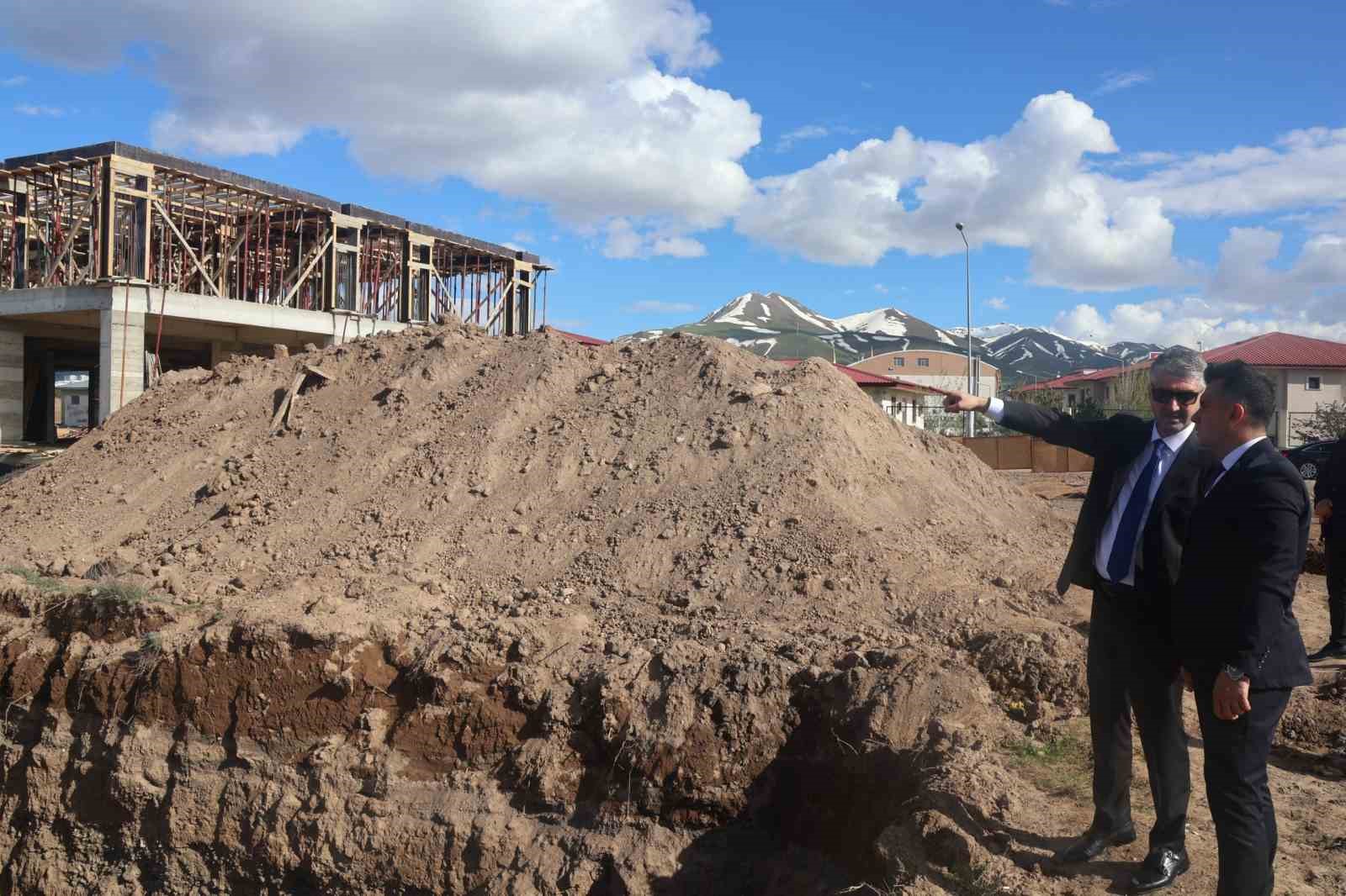 Bakan Yardımcısı Tarıkdaroğlu, huzurevi projesini yerinde inceledi
