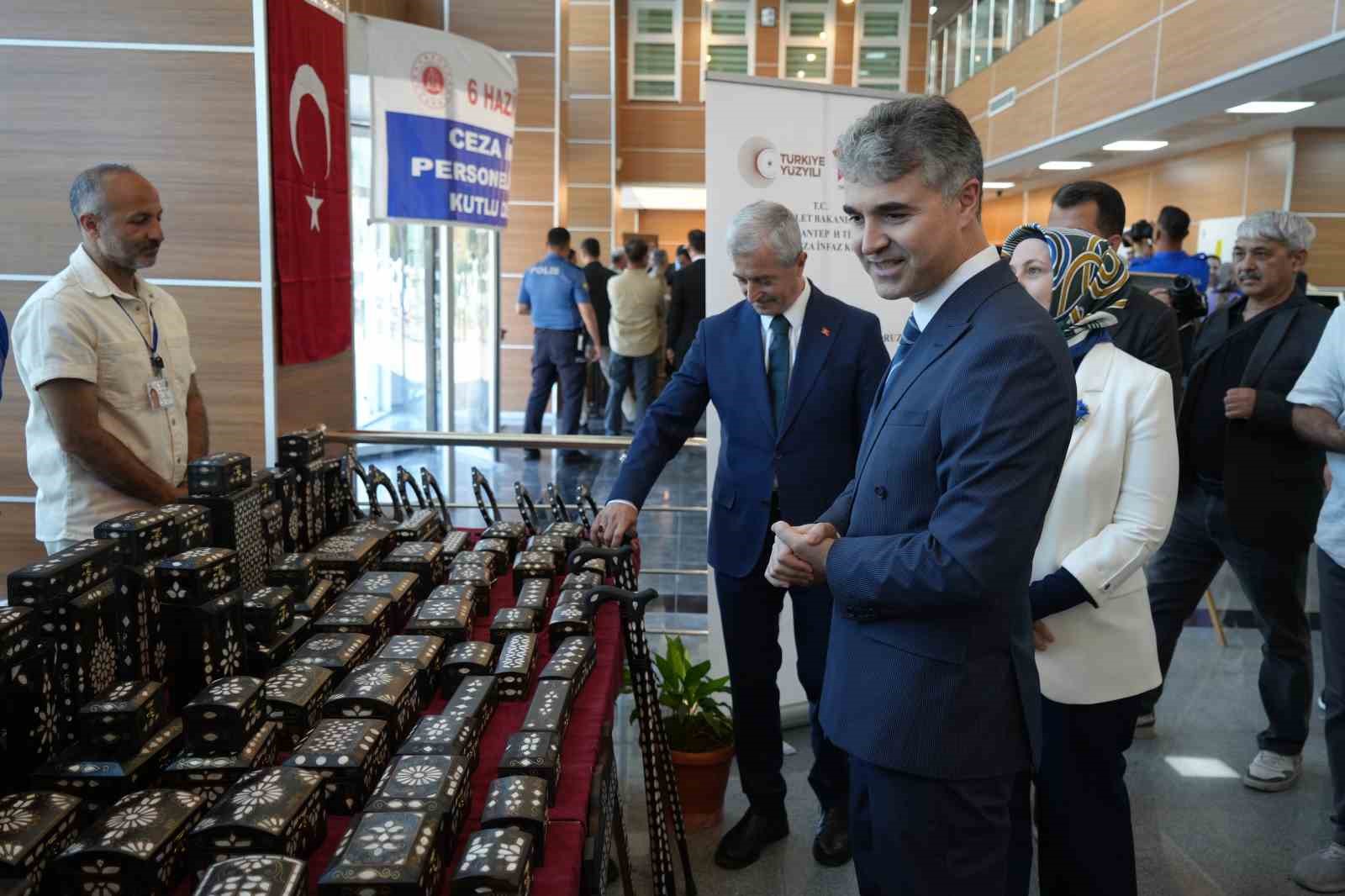 Gaziantep Adliyesi’nde resim ve el sanatları sergisi açıldı