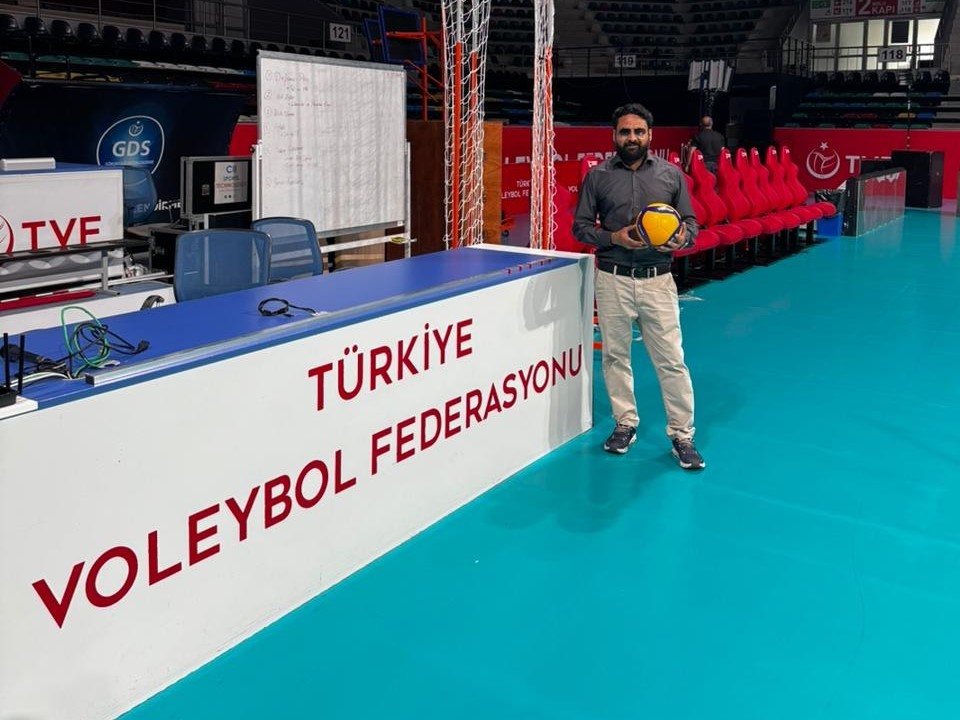 FIVB İletişim Komisyonu Üyesi Dr. Varuna Suthra, Türkiye Voleybol Federasyonu’nu ziyaret etti