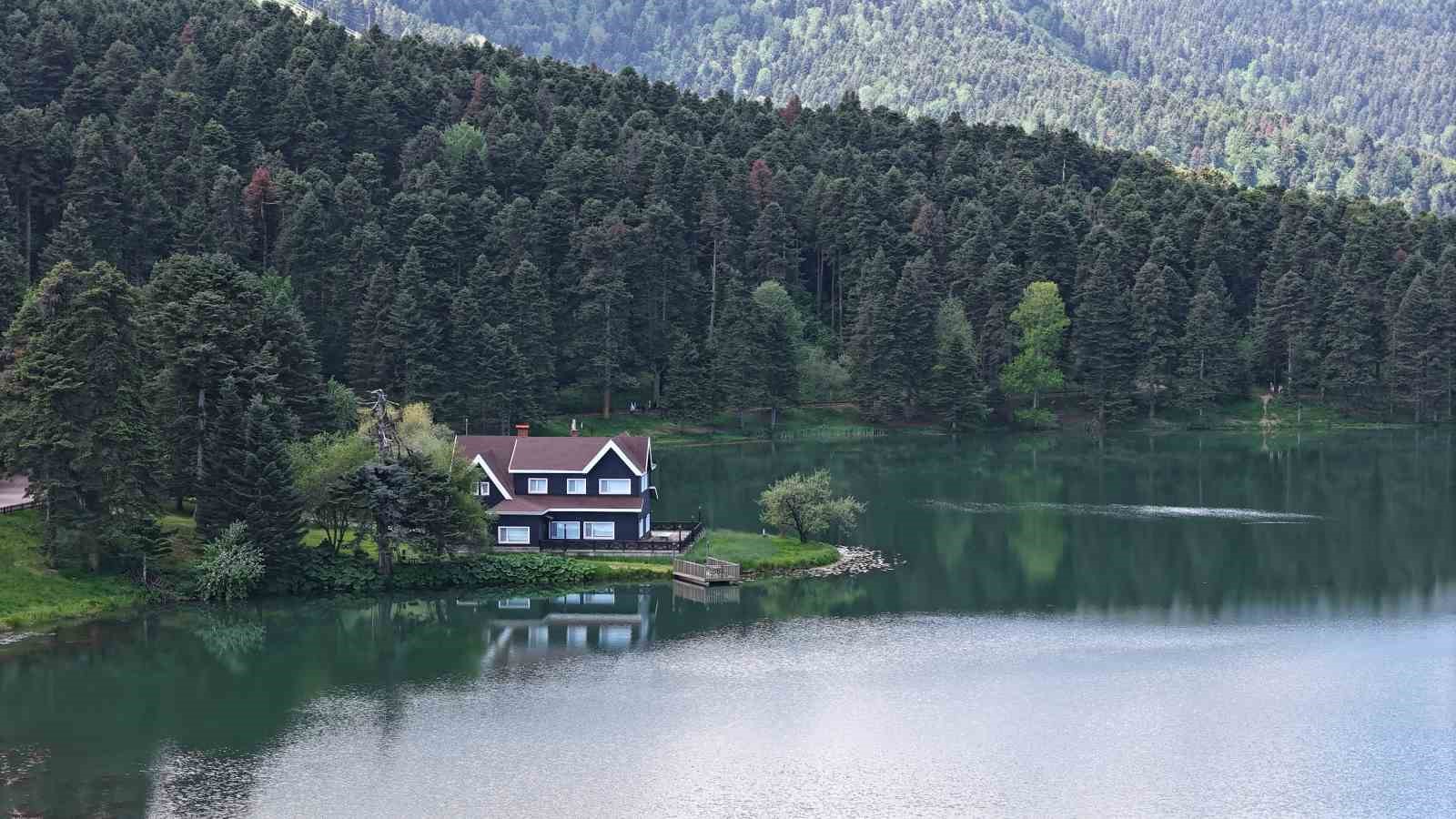 Gölcük Tabiat Parkı bayram sonrası sessiz güzelliğine büründü
