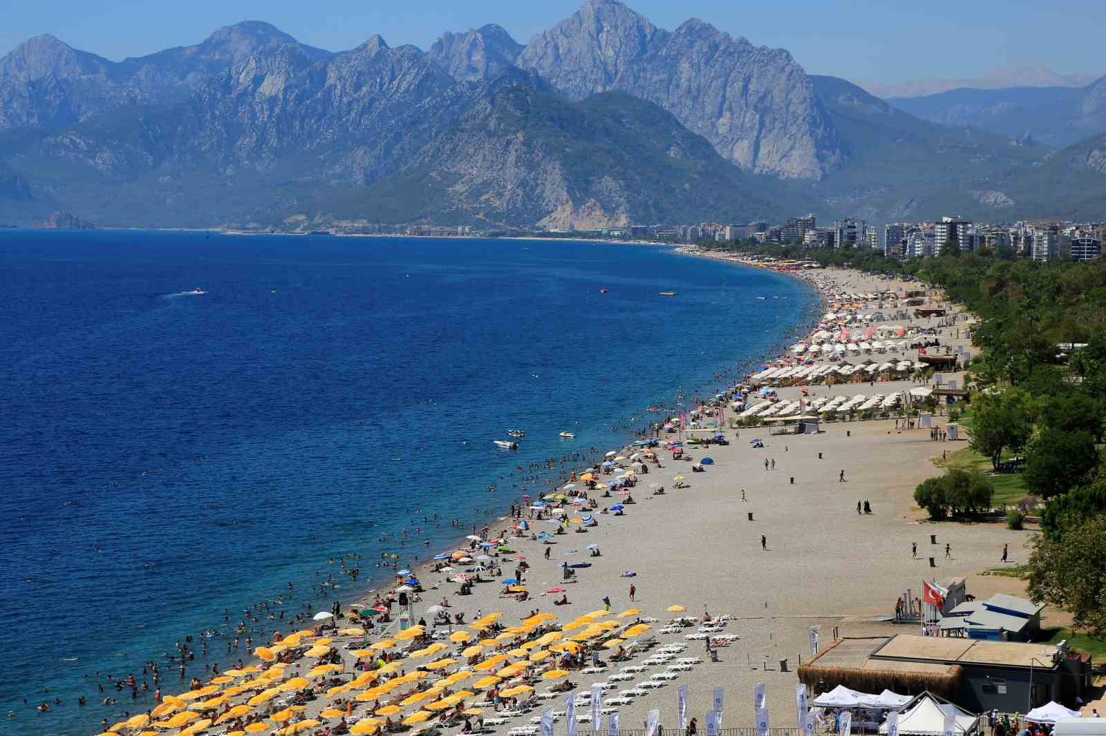 Antalya turizmde de bayramı yaşadı: Yüzde 100 doluluk oranına ulaşıldı
