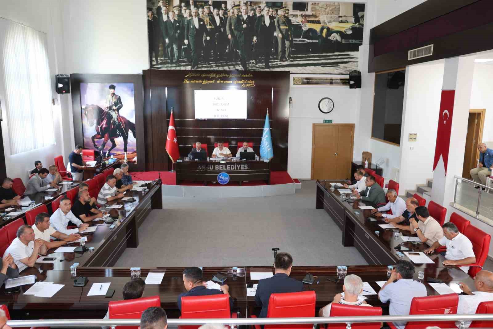 Aksu Belediye Başkanı Yıldırım’dan Cemal Enginyurt’a tepki