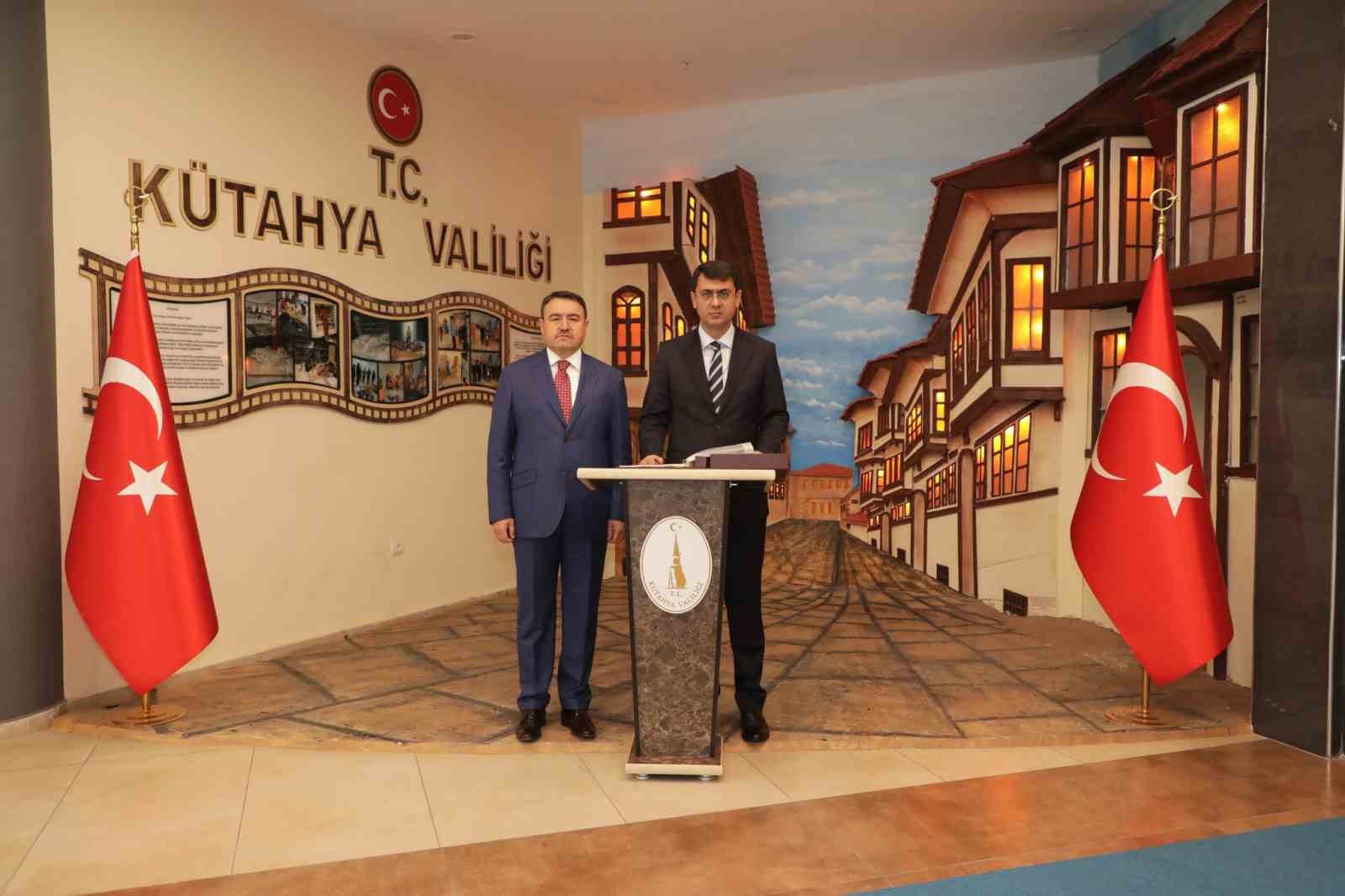 Uşak Valisi Kartal&rsquo;dan K&uuml;tahya Valisi Işın&rsquo;a iade-i ziyaret
