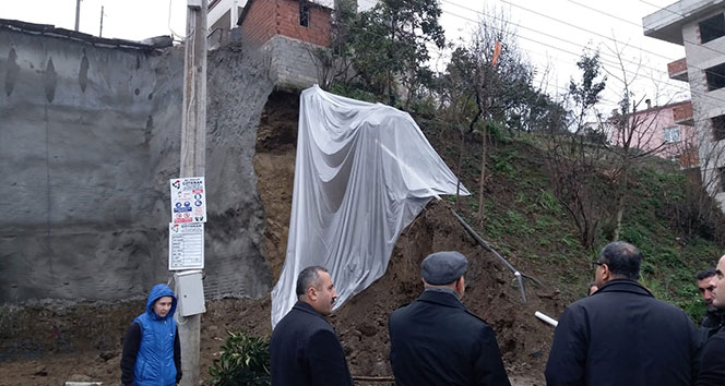 Giresun’da inşaat temelinde heyelan meydan geldi, çevre evler boşaltıldı