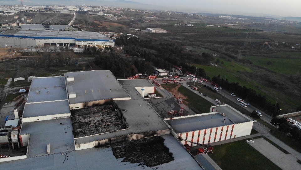 Tuzla'da yanan et fabrikasındaki hasarın boyutu gün ağarınca ortaya çıktı